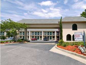 Days Inn By Wyndham Lexington-Columbia Екстериор снимка