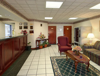 Days Inn By Wyndham Lexington-Columbia Екстериор снимка